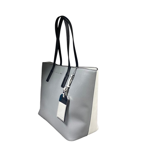 Marc Jacobs XL Tote Bag: Grey & White leather w/ black straps - Picture 4 of 4